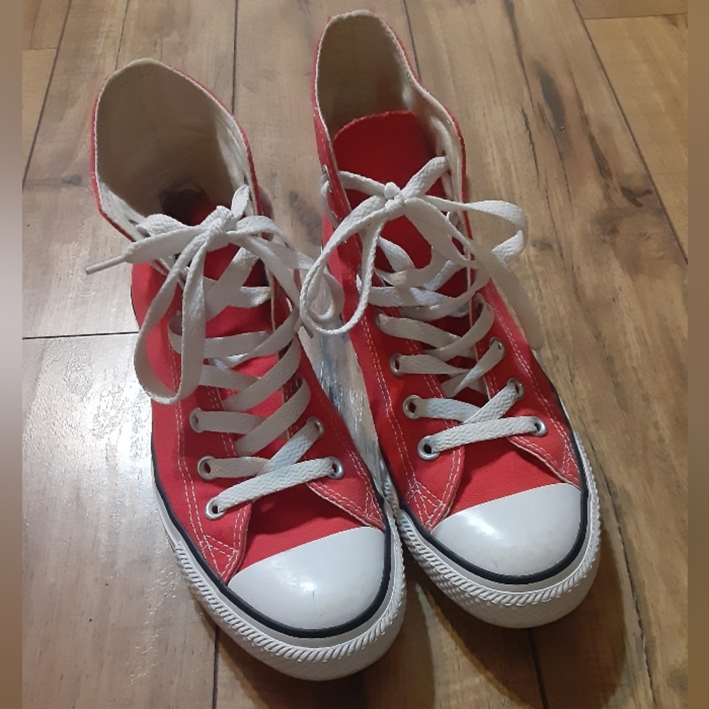 Red Converse